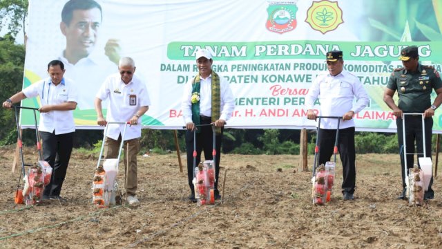 Serukan Penggunaan Mekanisasi untuk Tanam Jagung, Mentan Amran Yakini Indonesia Bisa Jadi Negara Super Power