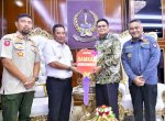 Pemprov Sulsel Beri 1 Unit Armada Damkar ke Pemkab Barru 