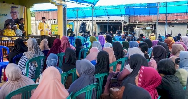Cuaca Mendung, Masyarakat Pangkep Tetap Antusias Hadiri Sosialisasi Taufan Pawe