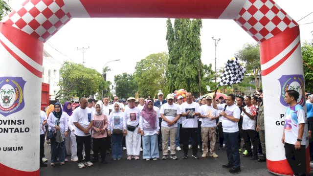 Pj Gubernur Gorontalo Canangkan Hari dan Karnaval Karawo Gorontalo 2024