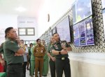 PJ Sekda Dampingi Pangdam XIV Hasanuddin Lakukan Kunjungan Kerja di War Room Kodim 1408/Makassar