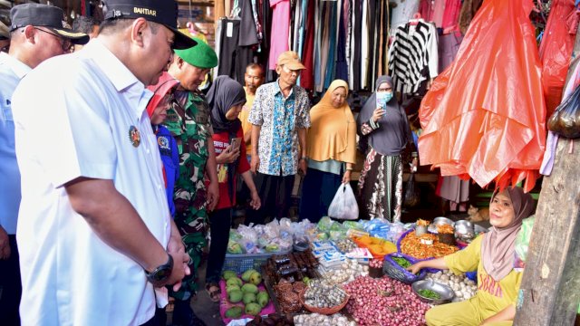 DI palopo, Harga Cabai dan Bawang Merah Turun