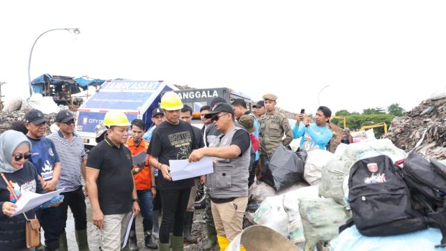 Persiapan Penilaian Adipura 2023, PJ Sekda Pimpin Bersih-Bersih di TPA Antang