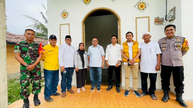 Anggota Komisi V DPR RI Muhammad Fauzi mengunjungi penerima program Bantuan Stimulan Perumahan Swadaya (BSPS) di Desa Takkalala, Kecamatan Malangke, Sabtu (27/01/2024).