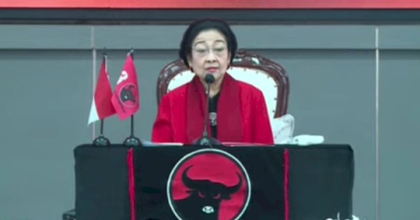 Megawati Tegaskan PDIP Bisa Besar Bukan Karena Presiden Hingga Ajarkan Salam Pancasila 3 Kali 