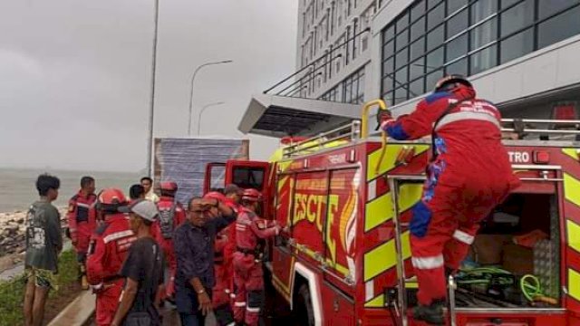 Perahu Terbalik Diperairan Makassar Akibat Cuaca Ekstrem, Satu Nelayan Hilang  