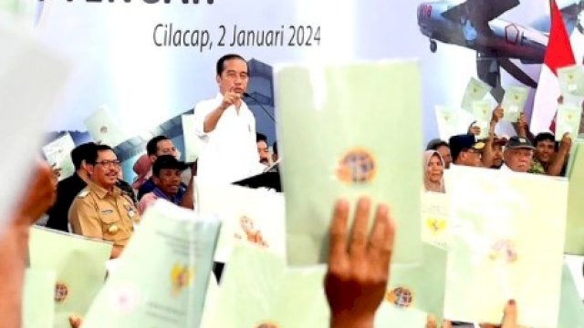 Presiden Jokowi Bagi-bagi 2000 Sertifikat Tanah di Jawa Tengah 