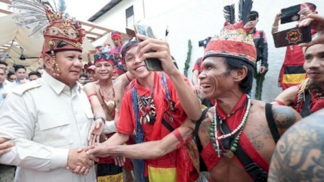 Capres Nomor urut 2, Prabowo Subianto saat melakukan kampanye di Kluwiland, Pontianak, Kalimantan Barat, Sabtu (20/1/2024). (foto: Ig/Prabowo) 