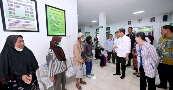 Presiden Jokowi Tinjau Puskesmas di Grobogan Jawa Tengah, Pastikan Alat USG