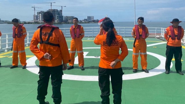 Basarnas Makassar Evakuasi Kru Kapal MV Heng Sang Gunakan KN Sar Kamajaya 104 