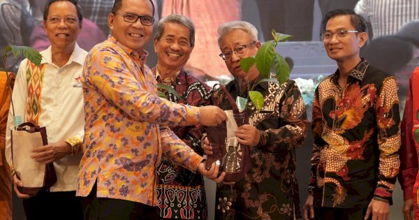 Danny Pomanto Ajak Umat Kristiani Wujudkan Pemilu Damai di Perayaan Natal Oikumene