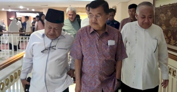 Jusuf Kalla Tanggapi Jokowi Bagi-bagi Bansos Depan Istana 