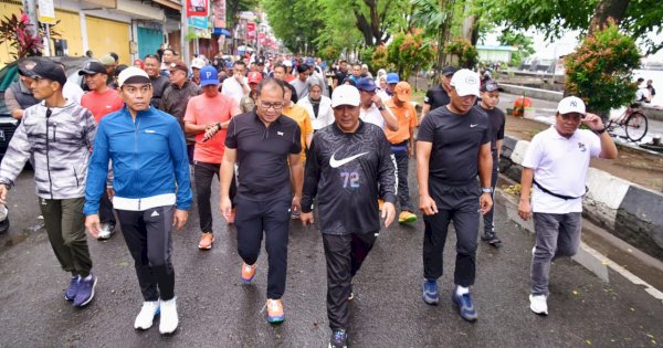 Cooling Down Jelang Pemilu 2024, Pj Gubernur Sulsel Inisiasi Jalan Sehat dan Bakti Sosial di Pantai Losari