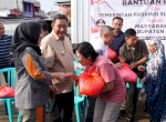 Puluhan Warga Bone Terima Bantuan Beras dari Pemprov Sulsel
