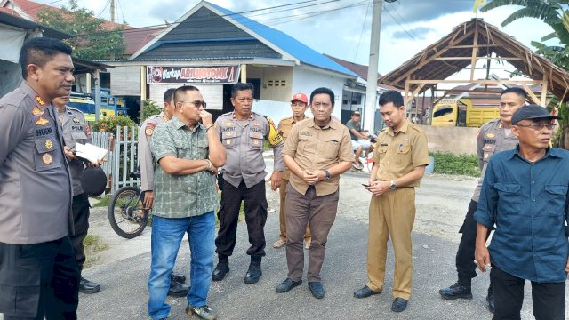 Anggota DPR RI Muhammad Fauzi meninjau lokasi rencana pembangunan rumah susun (rusun) asrama Polisi Polres Luwu Utara, Selasa (27/2/2024).