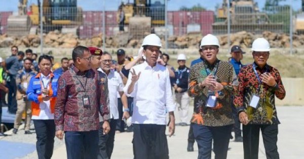 Jokowi Harap PT Kaltim Amonium Nitrat Mampu Turunkan Impor Bahan Baku Pupuk