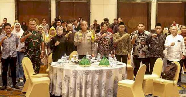 Firman Pangarra Tanda Tangani Komitmen Bersama Wujudkan Pemilu Sejuk dan Damai