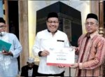 Sekwan DPRD Makassar Salurkan Dana Hibah Pemkot Makassar Sebesar Rp50 Juta ke Masjid Al Amin
