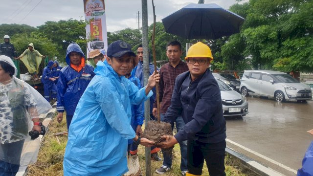 Hijaukan Makassar, Dispora dan DLH Tanam 2020 Batang Pohon