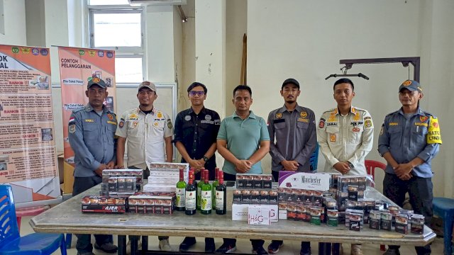 Banyak Produk Ilegal, Satpol PP Palopo-Kantor Bea Cukai C Malili Gelar Operasi Pasar