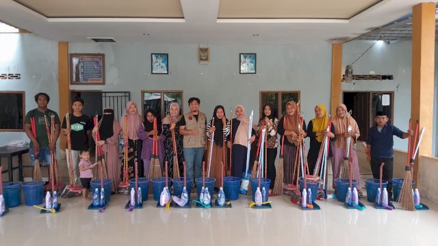 Jelang Bulan Ramadhan, Huadi Group Bantu 14 Masjid di Papan Loe