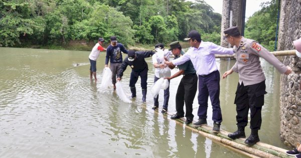 Sampai Saat Ini, Sudah 2,1 Juta Benih Ikan Air Tawar Ditebar di Bone