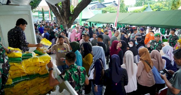 Kodam Hasanuddin Bagi Sembako di 7 Pesantren Makassar