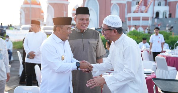 Dianggap Berjasa Sukseskan Pemilu, Bahtiar Baharuddin Beri Penghargaan 