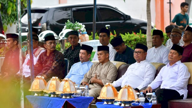 Pj. Wali Kota Palopo, Asrul Sani menghadiri acara buka puasa bersama di Kantor Camat Sendana, Kamis (28/03/2024).