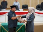 Diterima Ketua DPRD Palopo, Asrul Sani Serahkan LKPj Wali Kota Tahun Anggaran 2023 