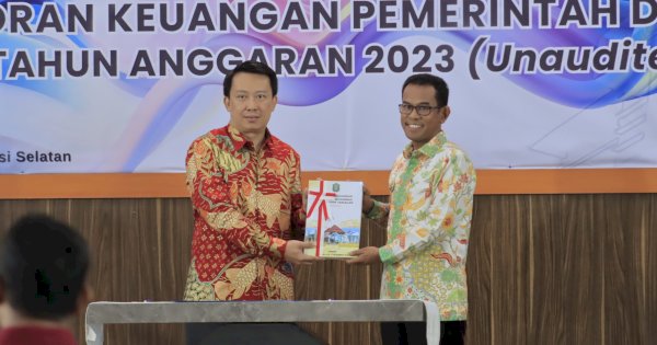 Pj Bupati Takalar Serahkan LKPD Tahun 2023 ke BPK Sulsel