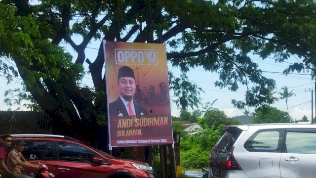 Baliho Andi Sudirman Sulaiman tersebar. 