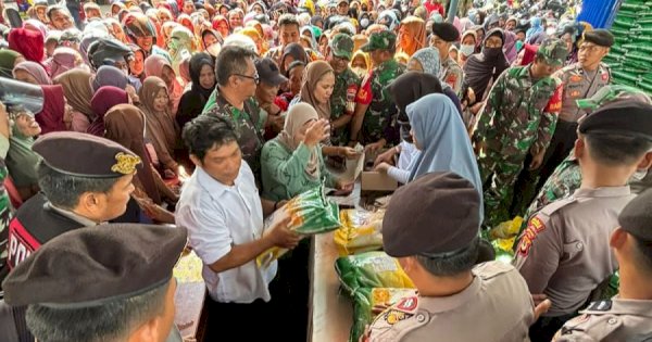 10 Ton Beras Diturunkan Pemda Lutra Pada Gerakan Pangan Murah