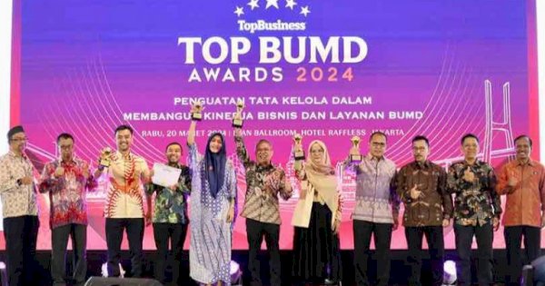 Danny Pomanto Kembali Raih Penghargaan Top Pembina BUMD 2024