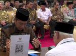 Bayar Pakai QRIS, Jokowi Hingga Sejumlah Menteri Salurkan Zakat Fitrah di Istana 