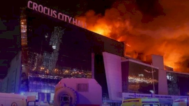 Gedung Konser Crocus City Hall yang diserang terorisme hingga menewaskan 60 orang pada Jumat (22/3/2024). 