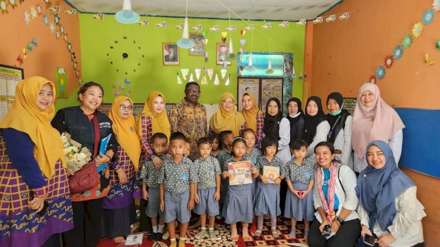 Bunda PAUD Takalar Dampingi Perwakilan Deputi UNICEF Kunjungan ke TK Pertiwi Galesong