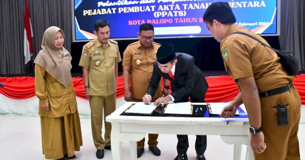 Pj Wali Kota Palopo Hadiri Pelantikan 9 Camat jadi PPATS