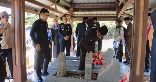 Pj. Bupati Takalar Hadiri Peringatan Gugurnya Ranggong Daeng Romo dan Wafatnya Padjonga Daeng Ngalle