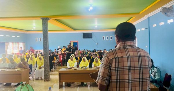 Anggota DPR Muahmmad Fauzi Sosialisasi 4 Pilar di Mappedeceng Luwu Utara
