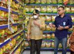 Pj Gubernur Gorontalo Tinjau Gudang Distributor, Pastikan Stok Bahan Pokok Jelang Lebaran
