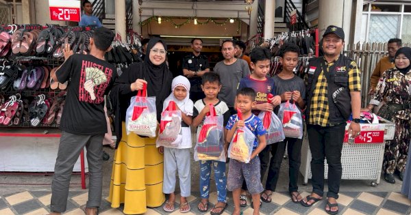 Erna Rasyid Taufan Ajak Anak Yatim-Dhuafa Belanja Baju Lebaran