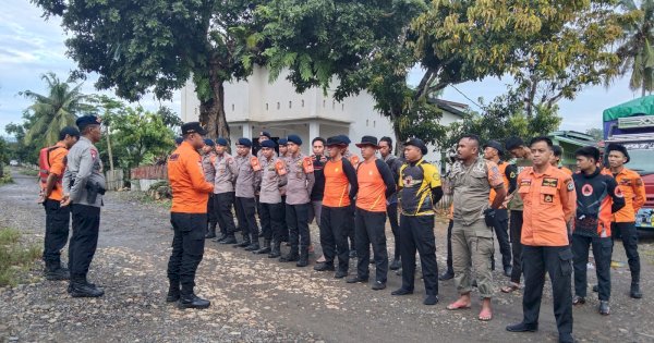 Basarnas Cari Lansia yang Terseret Arus Sungai Pakkasalo Bengo Bone