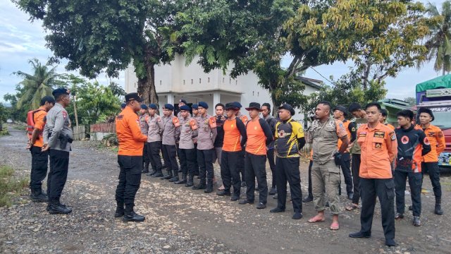 Basarnas Cari Lansia yang Terseret Arus Sungai Pakkasalo Bengo Bone