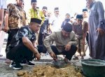 Bahtiar Baharuddin Lakukan Peletakan Batu Pertama Pembangunan Menara Masjid Nurul Ilmi Himal SMPPSMADAGA Bone 