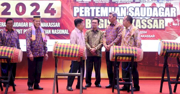 Danny Pomanto Tabuh Gendang pada Pembukaan PSBM XXIV