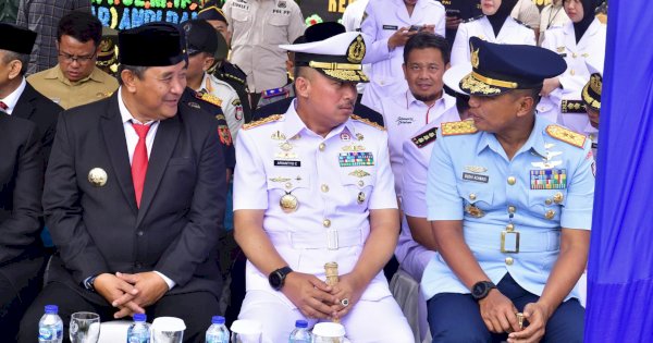 Bahtiar Baharuddin Hadiri Serah Terima Jabatan Komandan Lantamal VI Makassar 