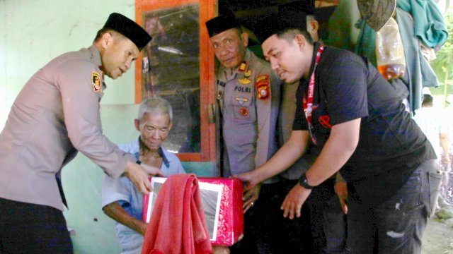 Gandeng Huadi Group, Polres Bantaeng Rutin Bagi-Bagi Sembako 