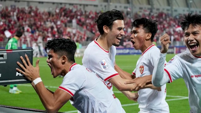 Timnas Indonesia kembali mengukir sejarah dengan lolos ke semifinal Piala Asia U-23 2024 setelah menyingkirkan Korea Selatan (Korsel) U-23. Garuda Muda menang 11-10 (2-2) lewat babak adu penalti yang berlangsung. (Foto: PSSI) 