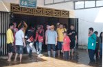 Legislator Senayan Muhammad Fauzi Serahkan Langsung Paket Sembako untuk Korban Banjir